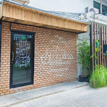 The Sleepless Boutique Hostel Bangkok Exterior photo