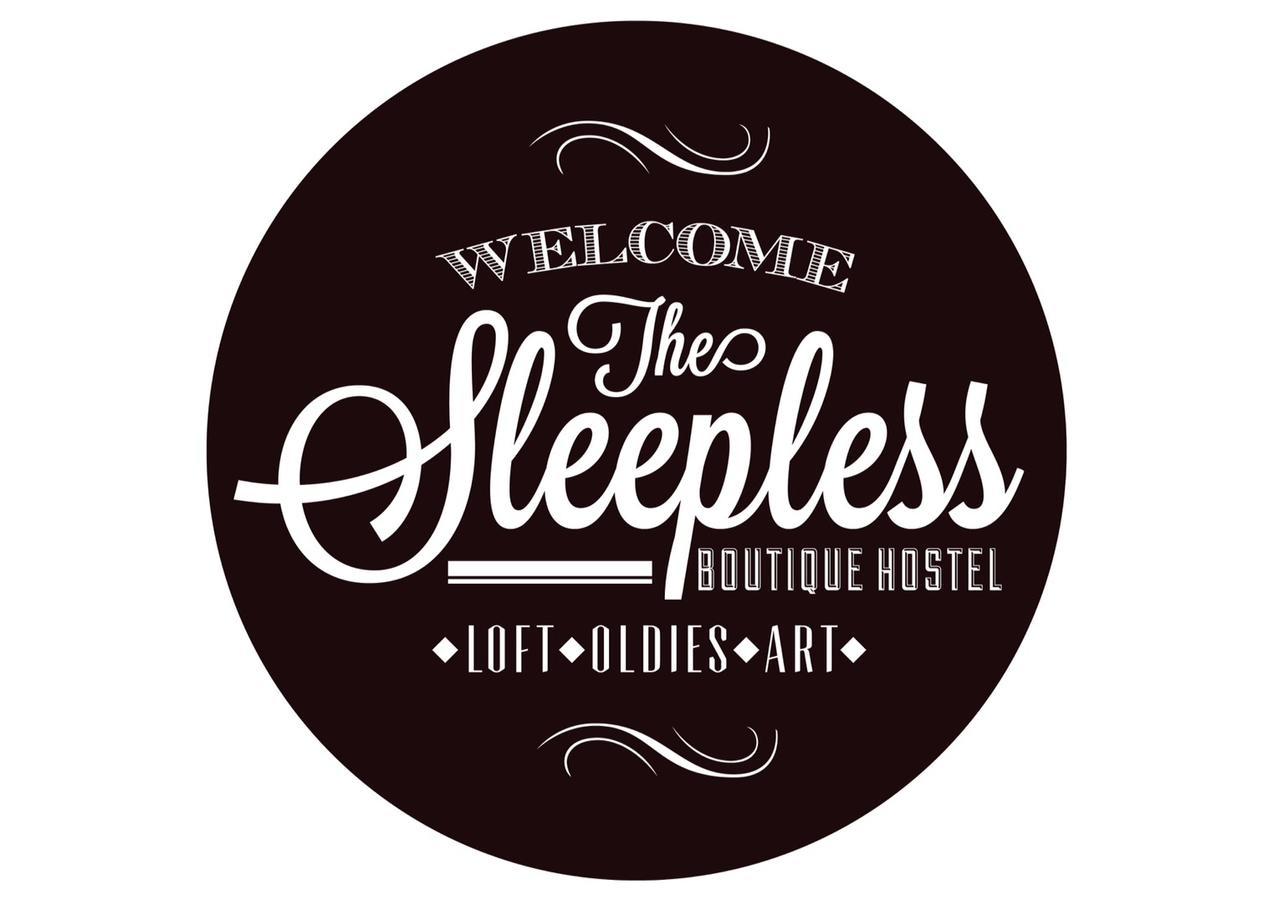 The Sleepless Boutique Hostel Bangkok Exterior photo