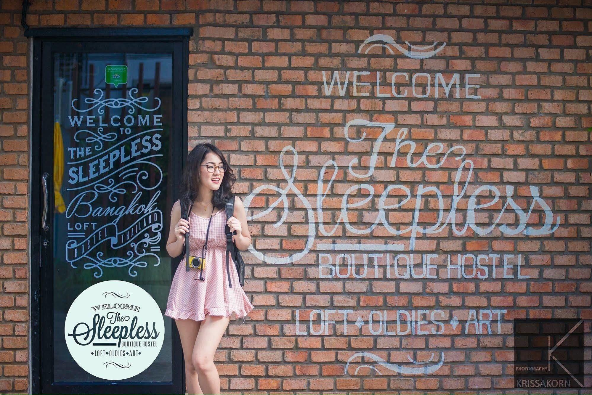 The Sleepless Boutique Hostel Bangkok Exterior photo