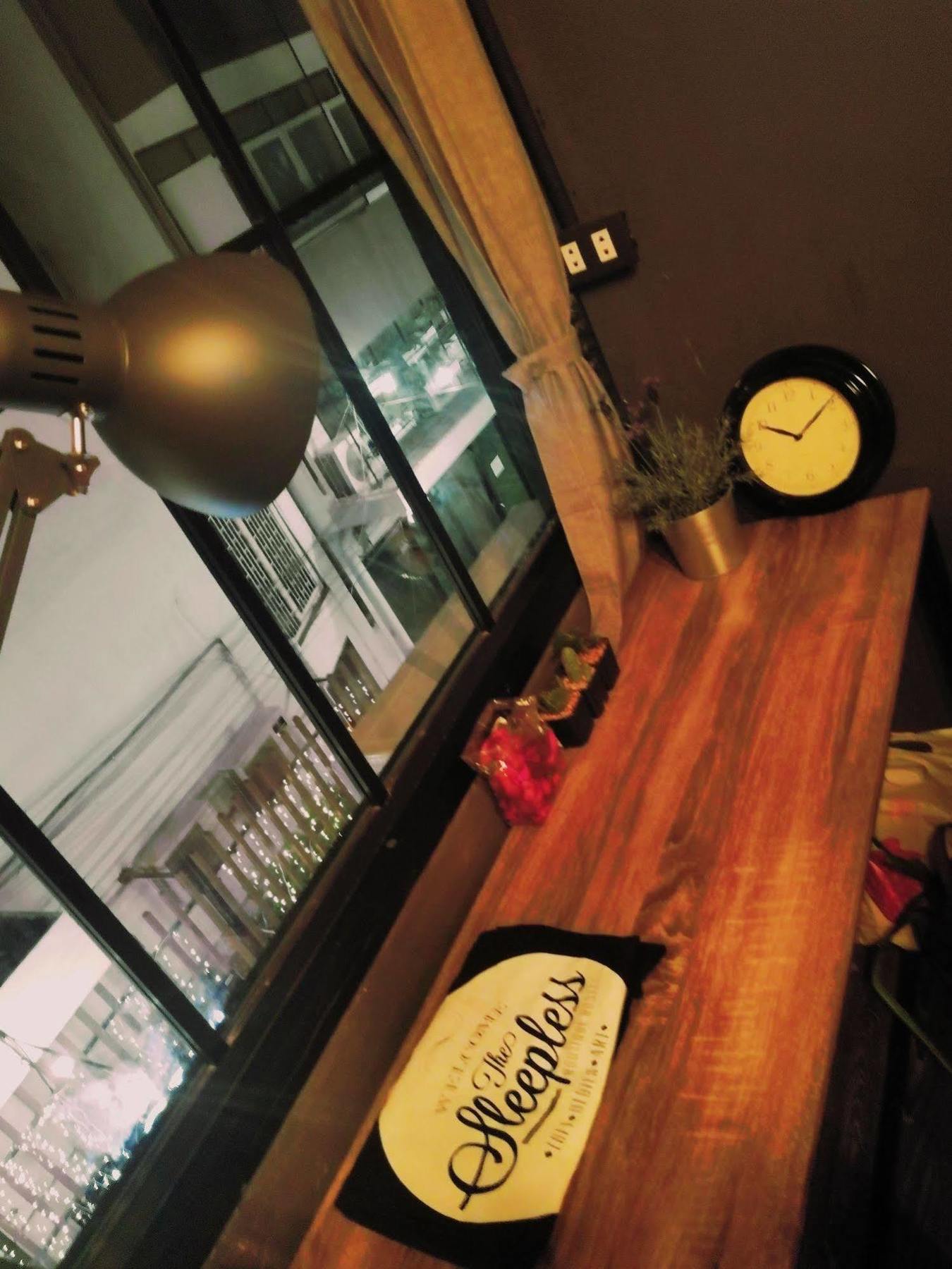 The Sleepless Boutique Hostel Bangkok Exterior photo